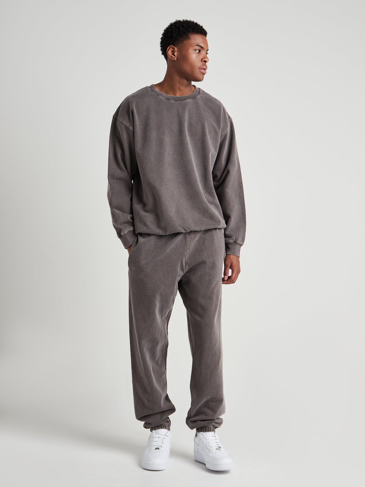 Washed Crew Neck Sweatshirt - Espresso Brown Wash-10