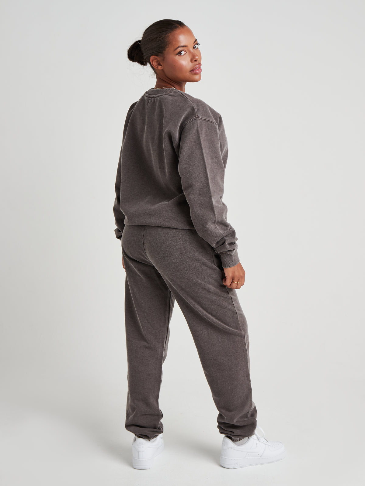 Relaxed Sculpted Cuff Jogger -  Espresso Brown Wash-7