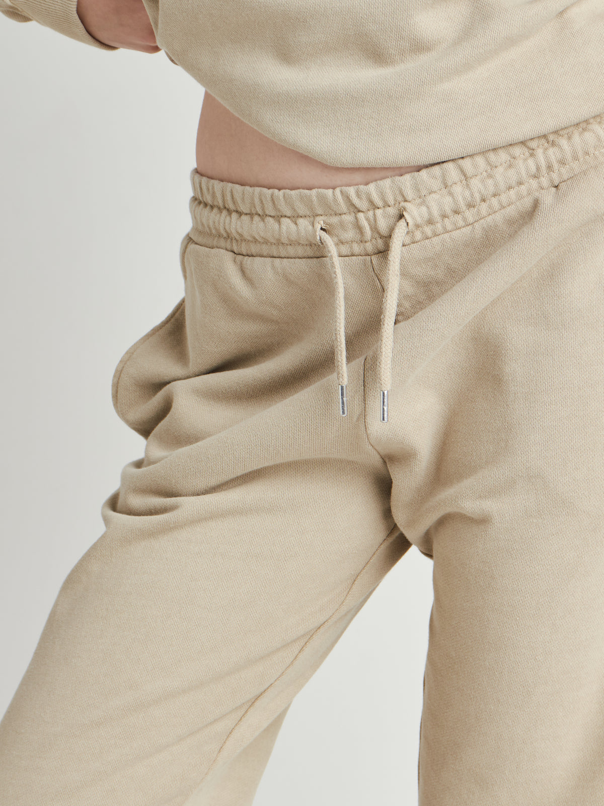 Relaxed Sculpted Cuff Jogger - Natural Khaki Wash-9